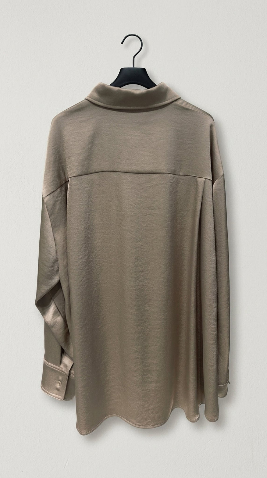 Camicia Eleh sabbia - oversize in tessuto satinato